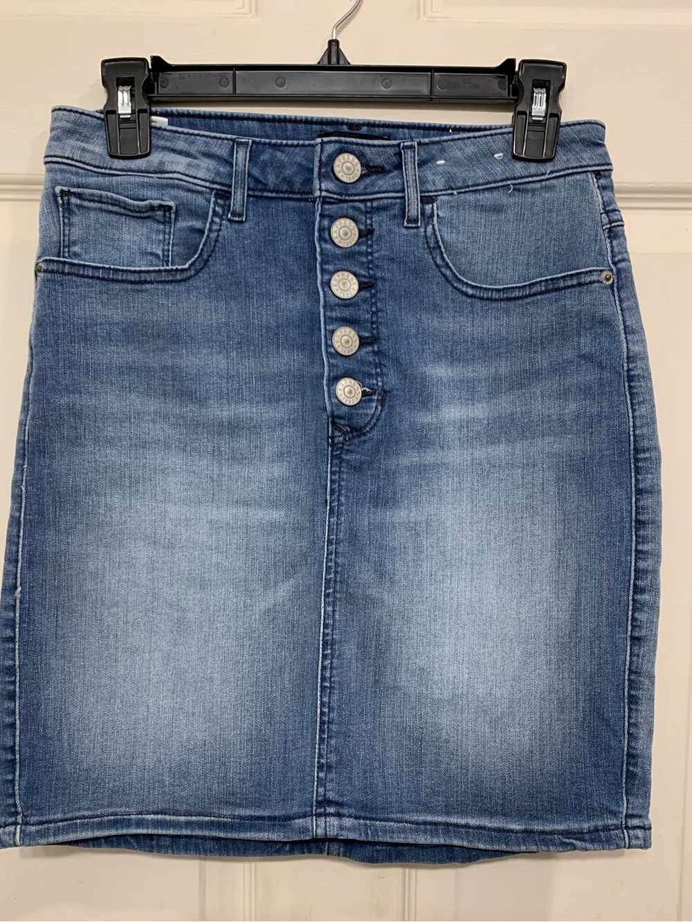 Express Button Front Size 4 Mini Denim Skirt. 3849C
